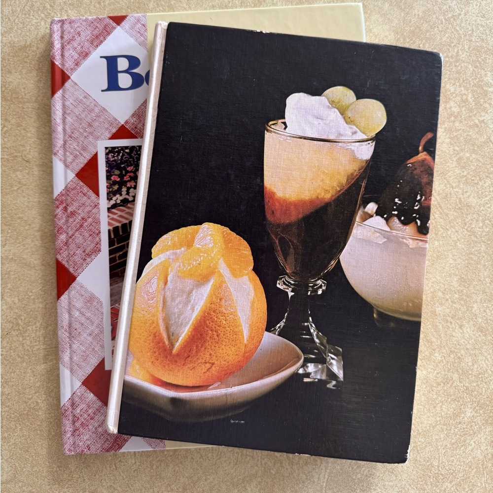 Vintage Southern Living The Desserts Cookbook Black and Yellow